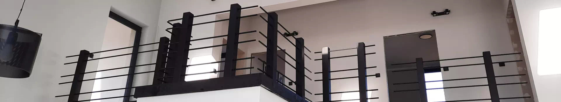 czarna balustrada